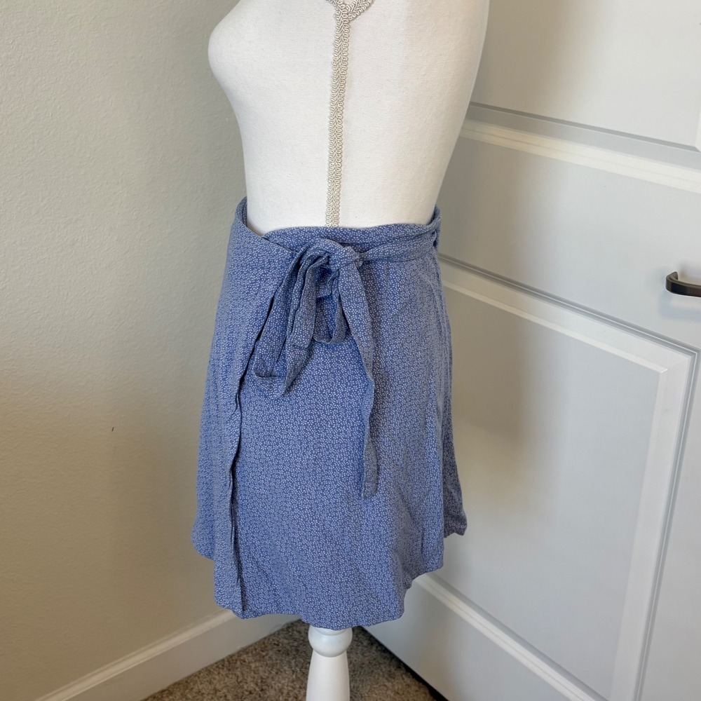 Brandy Melville Blue Floral Wrap Mini Skirt One Size Side Tie Summer - Picture 2 of 7
